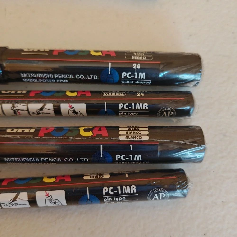 Lot of 26 Uni Posca Mitsubishi Gold x 14 Silver x 8 PC-3m White x 3 Black x 2 C3